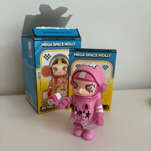 POP MART MEGA SPACE MOLLY Series 4 Trevor Andrew